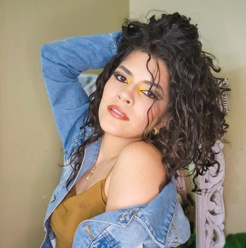 Meet your Posher, Leticia